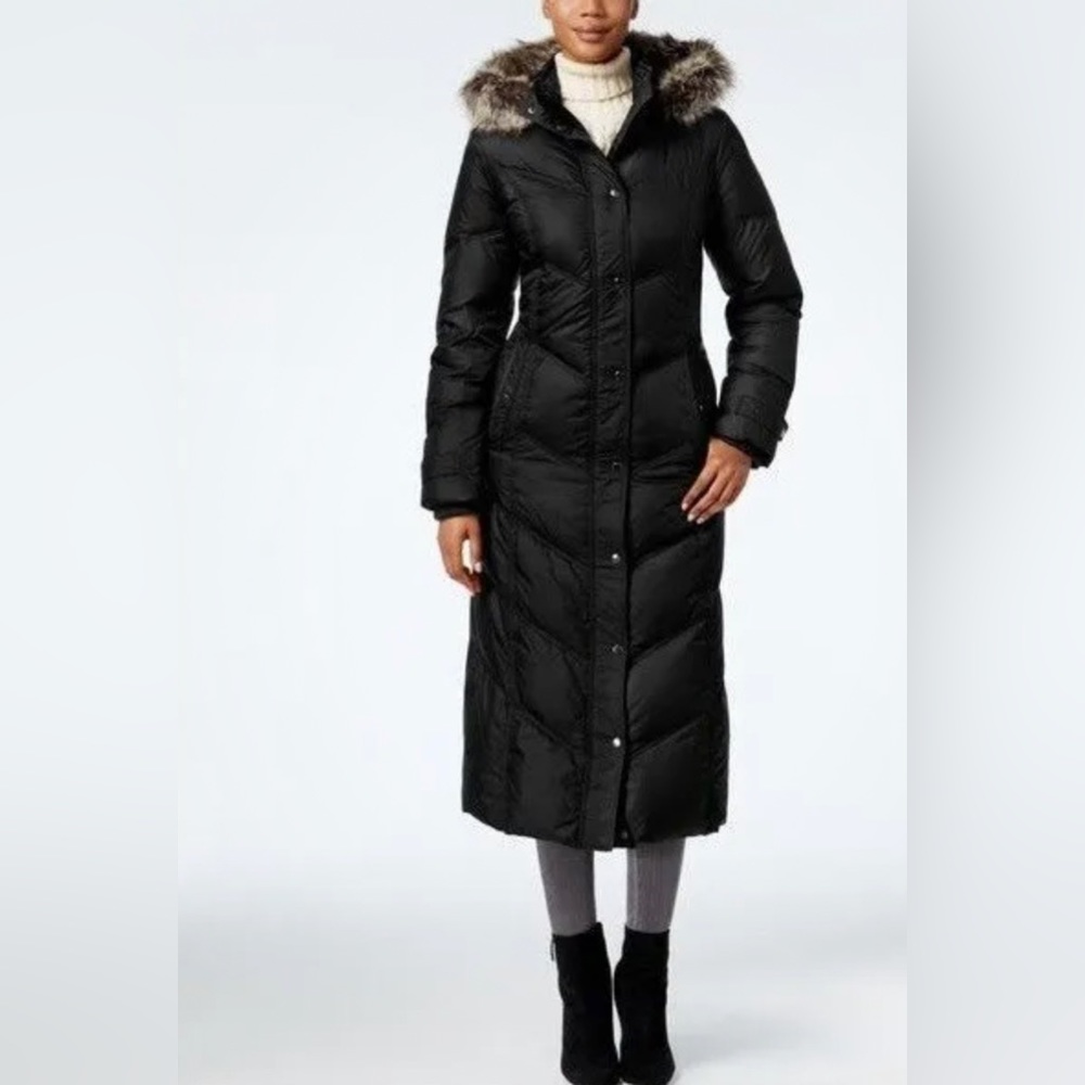 London Fog Women's Black Faux Fur Trim Hooded Maxi Puffer Coat.